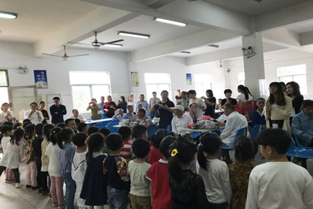 中秋送温暖 情暖夕阳红—— 常州钟楼区邹区中心幼儿园中班组敬老院献爱心活动