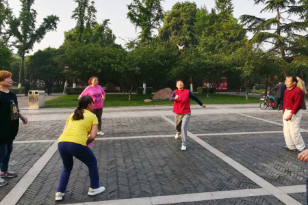 常州钟楼永红“毽花”传递体育正能量