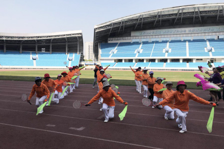 常州钟楼老年体育团队备战市运会开幕入场仪式