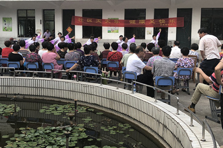 常州钟楼红星新村社区开展“迎七一”社区天天乐