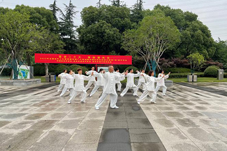 喜迎二十大 银龄展风采 ——常州钟楼区、西林街道举办太极拳（剑）展示活动